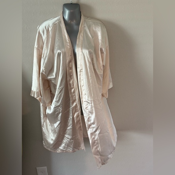 Silky Kimono Robe bundle - Picture 2 of 10